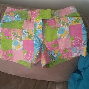 Lilly pulitzer womens size 4  shorts